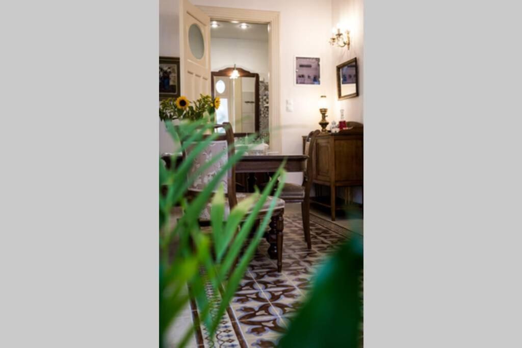 Neoclassical Flat With 2 Bedrooms In 피레아스 외부 사진