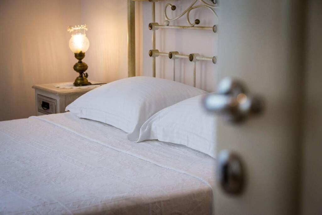 Neoclassical Flat With 2 Bedrooms In 피레아스 외부 사진