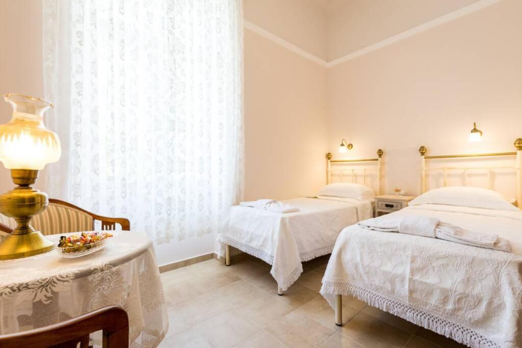Neoclassical Flat With 2 Bedrooms In 피레아스 외부 사진