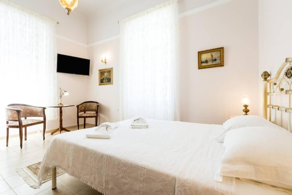 Neoclassical Flat With 2 Bedrooms In 피레아스 외부 사진