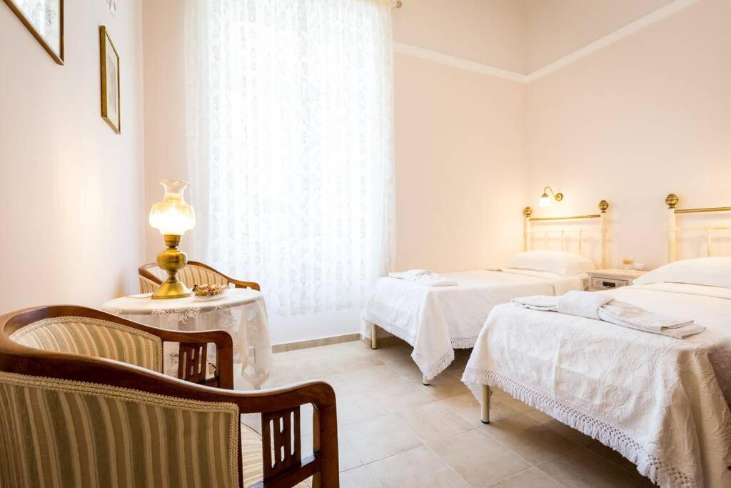 Neoclassical Flat With 2 Bedrooms In 피레아스 외부 사진